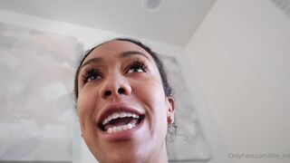 bby Beautiful bitch hammering her ass