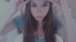 ka8eeowen  aka kateelife Wonderful bitch caresses her slim body.