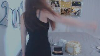 ka8eeowen  aka kateelife Masturbates his swollen clit