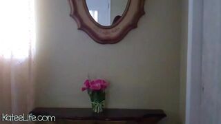 ka8eeowen  aka kateelife Spicy bitch exposes her charms