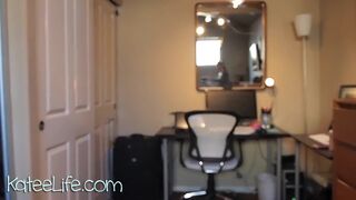 ka8eeowen  aka kateelife Gorgeous model seduces with big tits