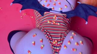 juliette michelle aka bishoujomom baby pokes her fingers in the holes