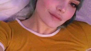 hinaughtya juicy chick and her round tits