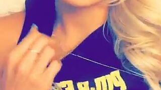 gwen singer Slutty tattoos jerking pussy