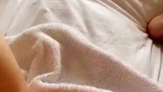 cherubesque fucks cunt with fingers