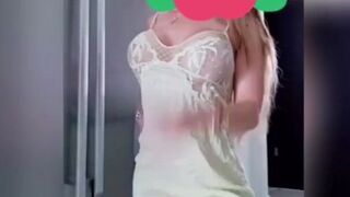 vanessa bohorques onlyfans Busty chick shows her charms