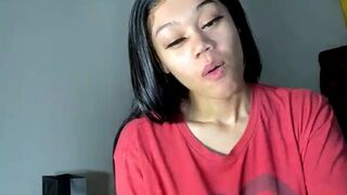 piinklolla Cute confused lustfully communicates in fries