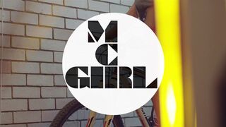 Holly Peers onlyfans Busty slut caresses shaved cunt