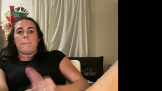 Bailey Archer (@bbarcher Crazy lady fondles her cunt in panties