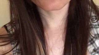 Ava Shade (@avashade) onlyfans juicy mom shakes her ass