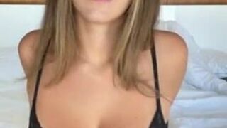 Ambsofficialxo onlyfans Juicy babe showing big tits