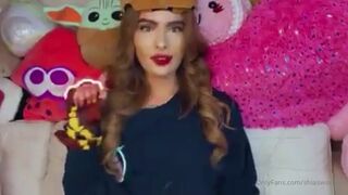 shiaswordgirl Hot female riding a sex toy