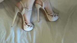 Goddess Grazi (@grazigoddess) onlyfans Little Maiden fucks herself dildo