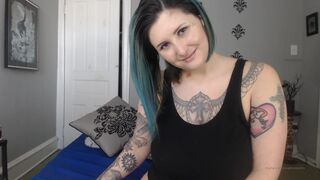 roughromantics Incendiary queen jumps on sex toy