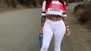 brittanya razavi jerking off to music