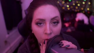 dovey Mature Shlendra Jerking Juicy Pussy