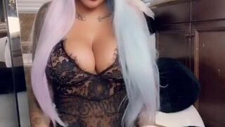 brittanya razavi Sexy wench sucks dick