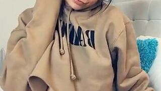 blakelybunny Cute chick posing in lingerie