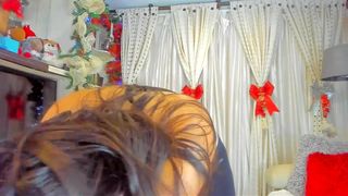 cuteanddesesperate babe fucks both holes