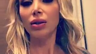 Nikki Benz big juicy tits