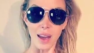 Nikki Benz Pathetic brunette seduces with incredibly sexy body and enviable appearance