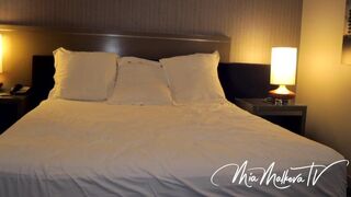 Mia Malkova Freaky confused twirls big ass