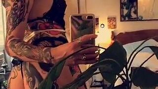 Maud Suicide Dark haired babe masturbates pussy with vibrator