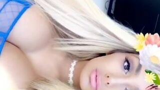 Lynaritaa sticks a toy in the ass