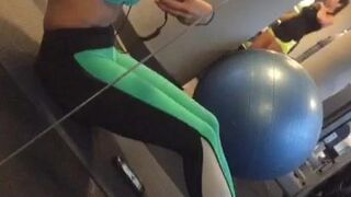 LunaStar Blissful ladies lick shaved cunt