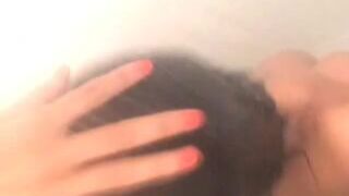 LunaStar Blonde shlendra caresses sex lips