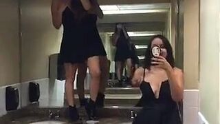 Lauren Duck Sweet sweetie gives a big booty