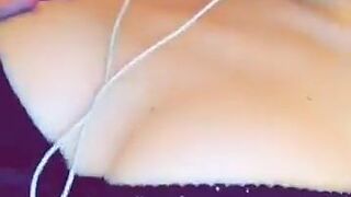 Laiste Girl shows ass standing shrimp