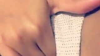 Kira Queen Burning leggy babe pulls clit