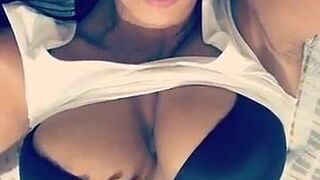 Kira Queen girl from naked chat