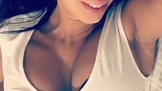 Kira Queen Naughty housewives jerking their pussies