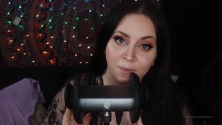 dovey Gorgeous queen jerking pussy on the street