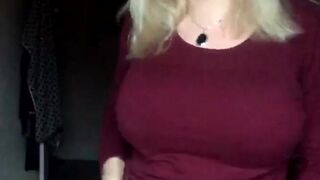dollydeluxe 22 Busty chick fucks herself with a dildo