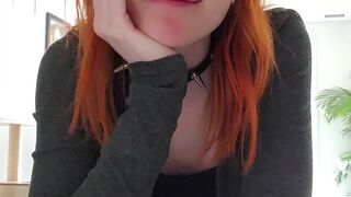 catzii Dark haired babe digging with sex machine