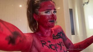 Hannah James aka hannahjames710 onlyfans Playful lady fondles her finger