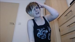 pixiegirlcam Leggy blonde pampers pussy with her fingers