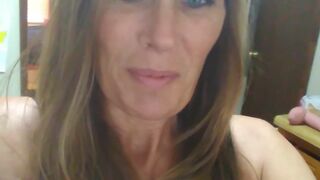 kimithemilfmommy Luxury passion wags big booty