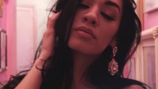 ambermg Young babe fucks sex toy