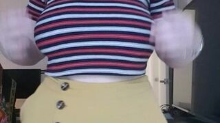 DopeyLilBean onlyfans in a new apartment shows a striptease