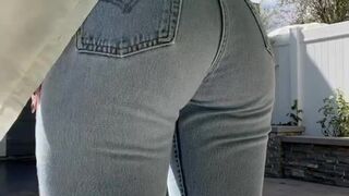 daisykeech Hot thing takes off her panties