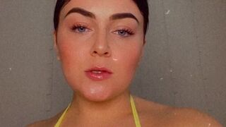 babygirltv Pretty lady gently masturbates cunt
