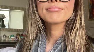 ariannyceleste Adult woman arranging a portion of petting