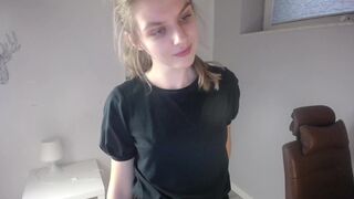 lana_heisstt Horny nymph flirts in french