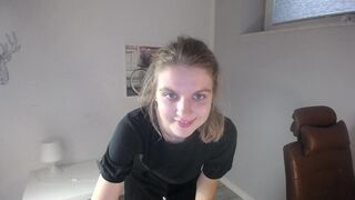 lana_heisstt Cute wench pulls vagina with phallus