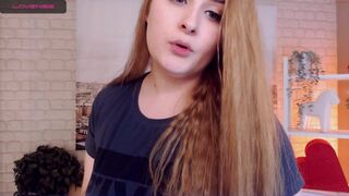 eviette_moore Busty female fucks point with a strap-on