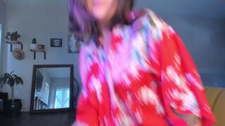 doubedeesarai groans from the buzz of jerking